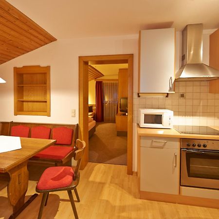 Apartments Neue Post Фильцмос Номер фото