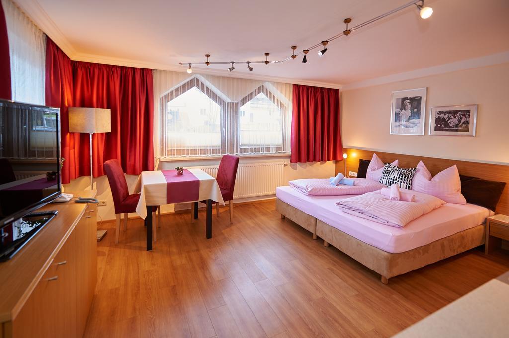 Apartments Neue Post Фильцмос Номер фото