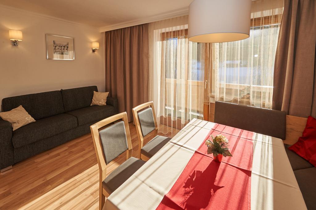 Apartments Neue Post Фильцмос Номер фото